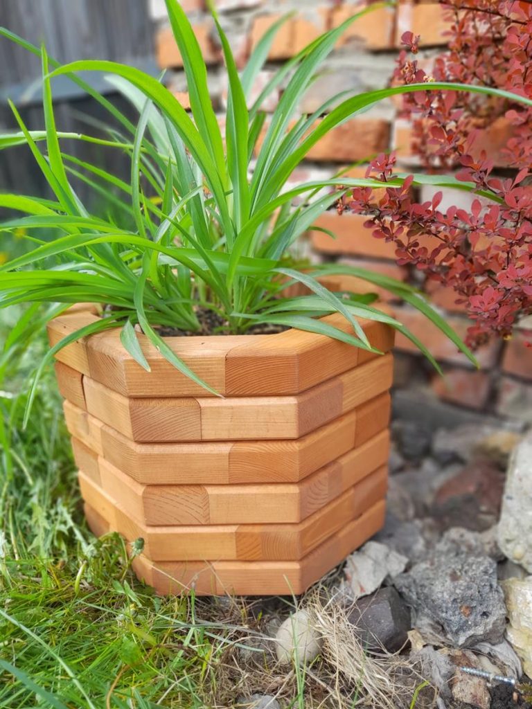 Czy już posiadacie idealne drewniane donice ogrodowe?